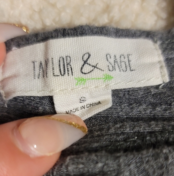 Taylor & Sage Women's Flowy Graphic Tank Top Gray Sz S Desert Rose Tour 79' - Picture 8 of 10